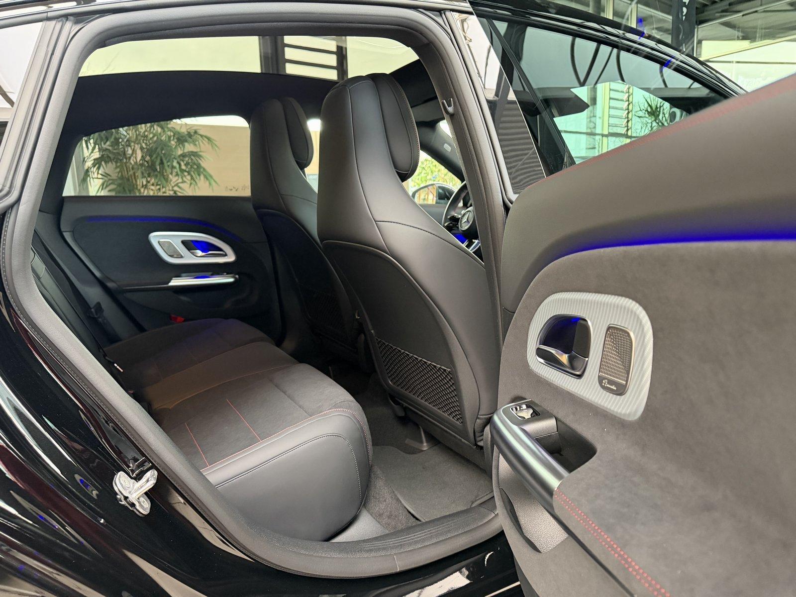 Mercedes-Benz CLA 200 AMG Line