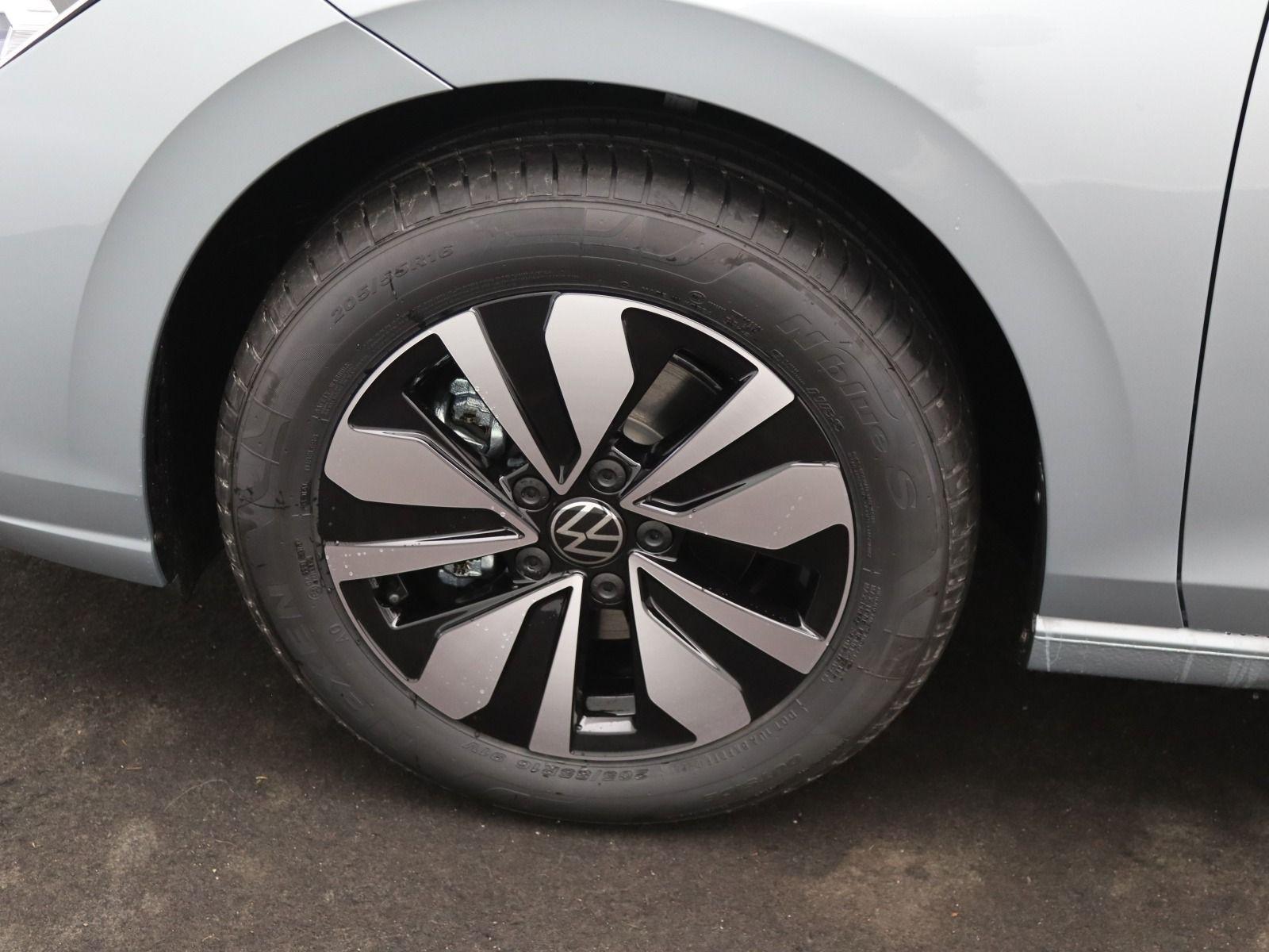 Volkswagen Golf 1.5 eTSI DSG Life