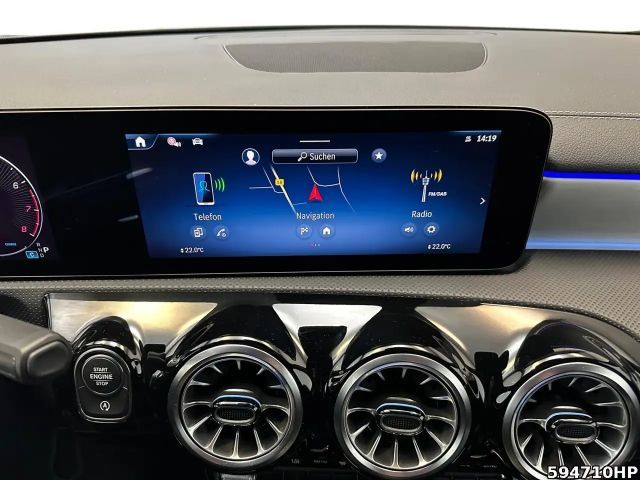 Mercedes-Benz CLA 200 AMG Line