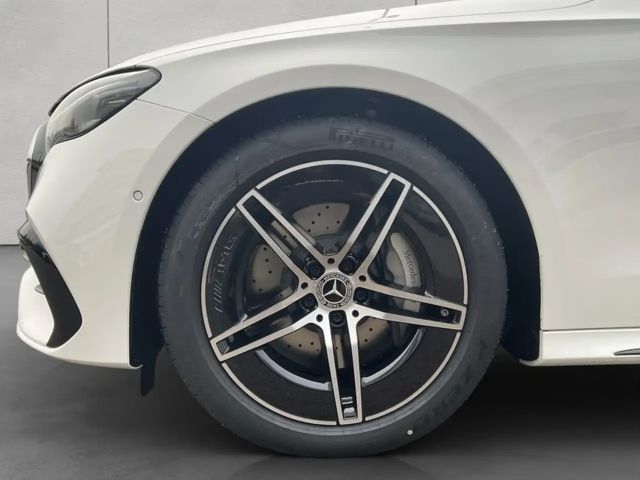 Mercedes-Benz E 200 Sedan