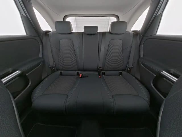 Mercedes-Benz B 180 Sedan