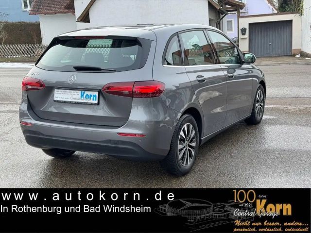 Mercedes-Benz B 180 EntryAdvance AHK Kamera WinterP+M&S16" LED