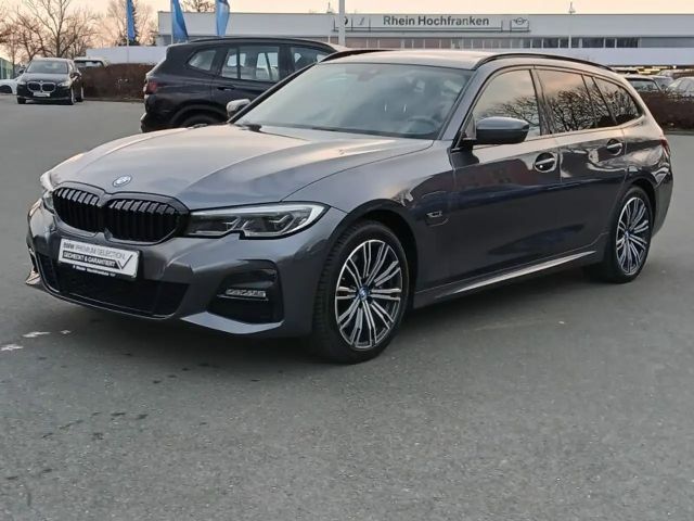 BMW 330 330e M-Sport Touring xDrive