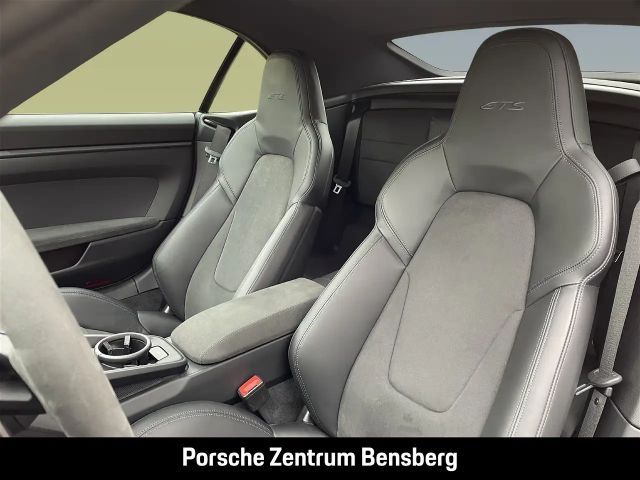 Porsche 992 Cabrio Carrera GTS