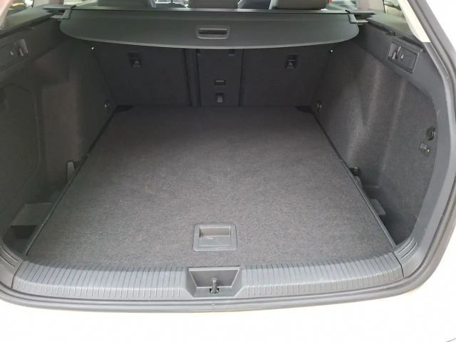 Volkswagen Golf 1.5 eTSI DSG Golf VIII Variant