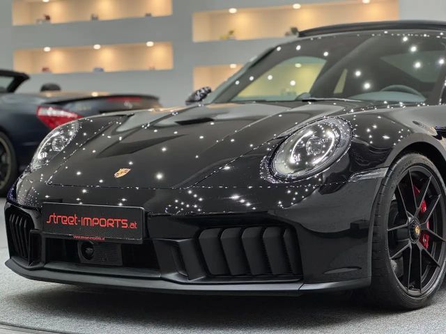 Porsche 992 Black Edition Coupé GTS