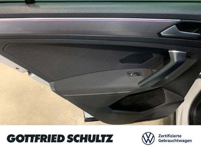 Volkswagen Tiguan ACTIVE TSI NAVI SITZHEIZUNG EINPARKHILFE LED