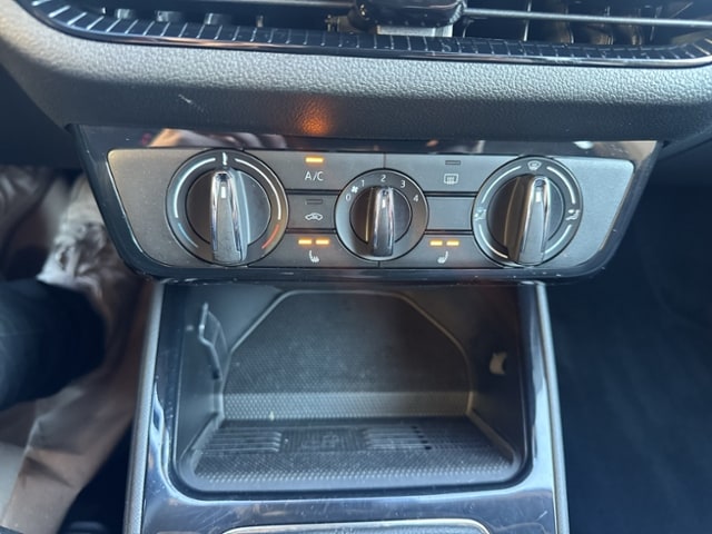 Skoda Fabia 1.0 MPI, Sicherheitspaket, Licht & Sicht Paket, SunSet, 5 Gang