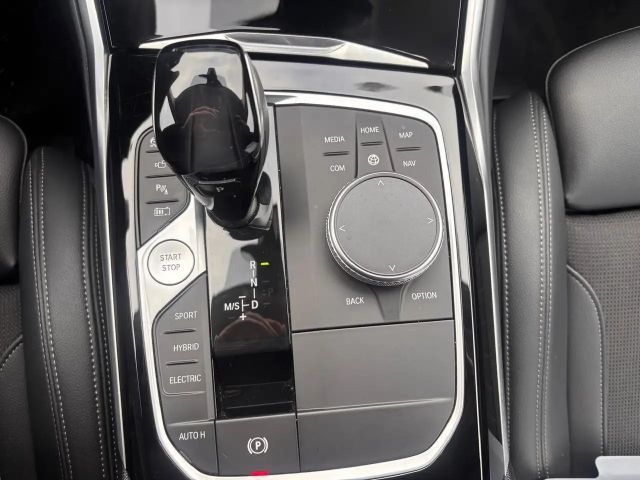 BMW 330 330e Sedan Sport Line