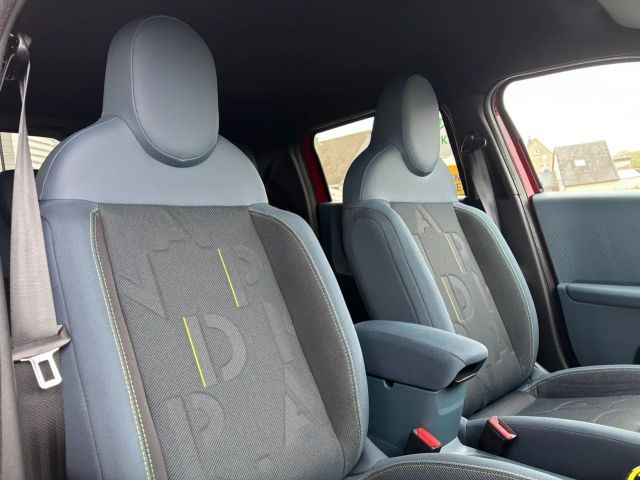 Fiat Grande Panda 1.2 74 kW Icon Hybrid Style-/Tech-/Winter-Paket