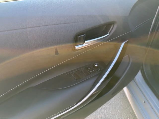 Toyota Corolla Hybride Team D