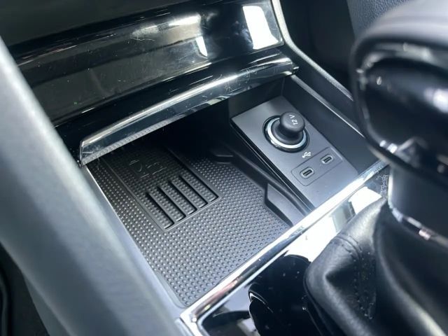 Skoda Karoq 1.5 TSI Selection