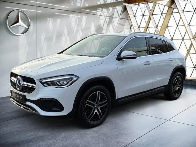 Mercedes-Benz GLA 200 Progressive