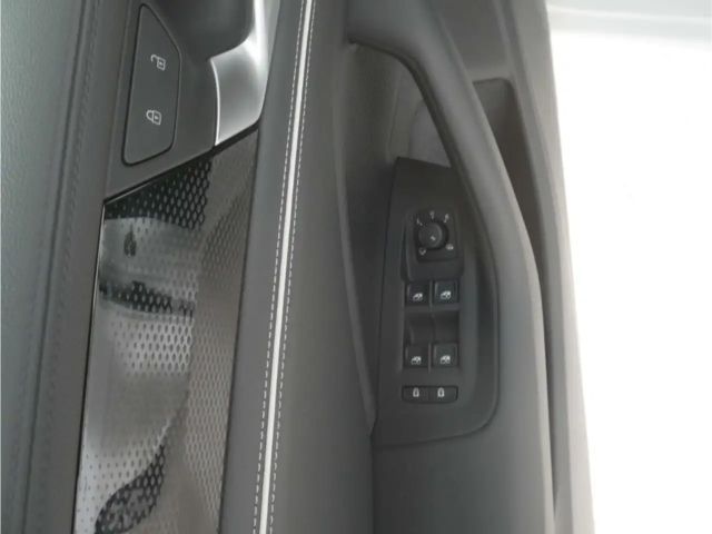 Volkswagen Passat 1.5 eTSI Business DSG