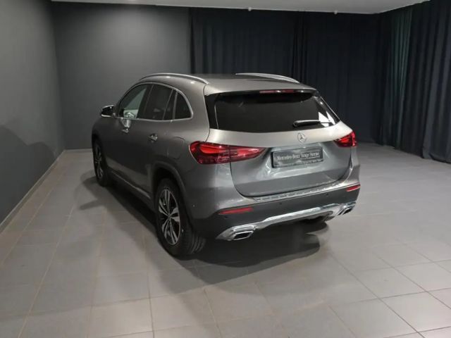 Mercedes-Benz GLA 180 Progressive