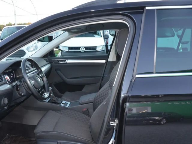 Skoda Superb Superb Kombi 2,0 TDI DSG LED AHV VIRTUAL NAVI 1.Be