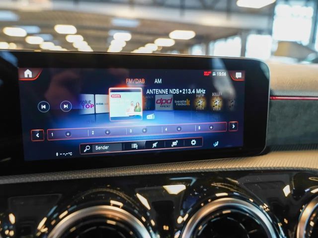 Mercedes-Benz A 250 A 250 e AMG Line