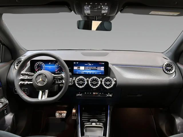 Mercedes-Benz GLA 200 AMG Line