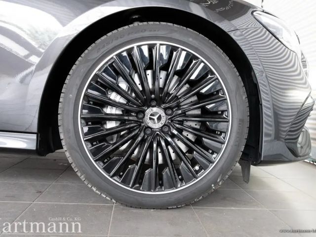 Mercedes-Benz E 200 AMG Line Sedan