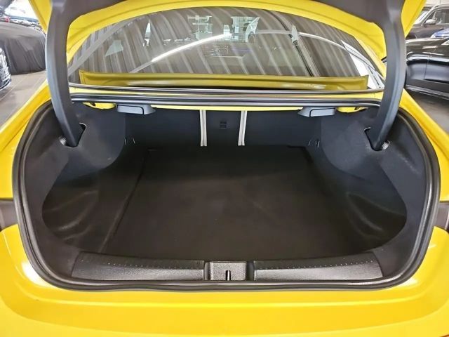 Mercedes-Benz CLA 200 Coupé Progressive Sedan