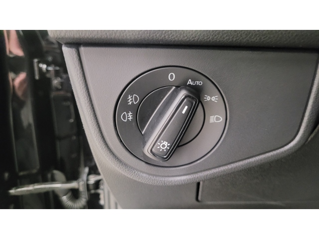 Volkswagen Polo 1. 0 TSI KLIMA, NAVI, MATRIX-LED