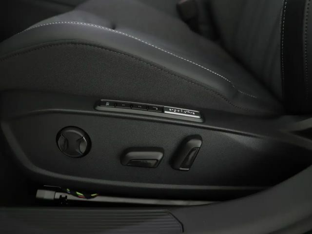 Volkswagen Golf Business DSG Variant