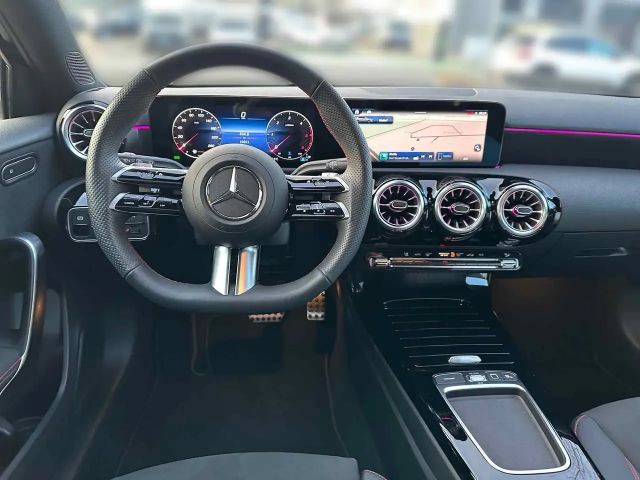 Mercedes-Benz A 220 A 220 d AMG Line