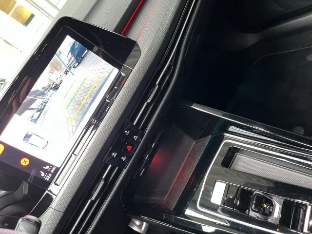 Volkswagen Golf 1.5 eTSI DSG R-Line