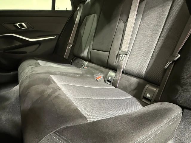 BMW 320 320d M-Sport Touring xDrive