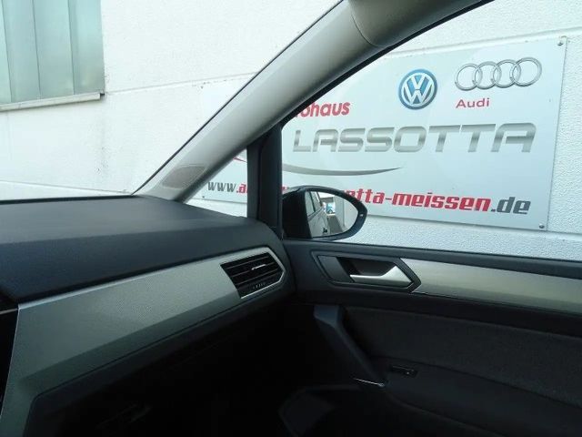 Volkswagen Touran 1.5 TSI DSG IQ.Drive Move