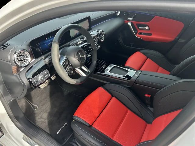 Mercedes-Benz A 35 AMG AMG Line