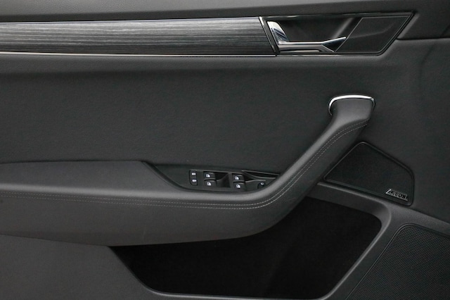 Skoda Superb 2.0 TDI Combi Style Style