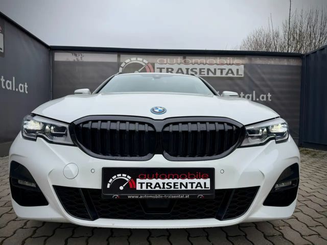 BMW 330 330e M-Sport xDrive