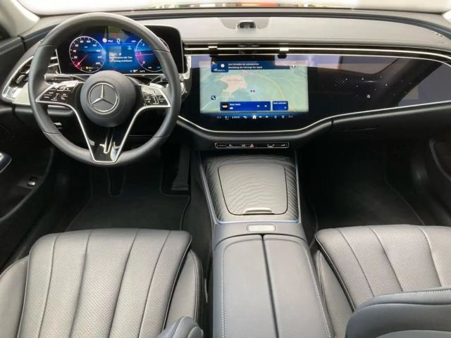 Mercedes-Benz E 220 AVANTGARDE E 220 d Sedan