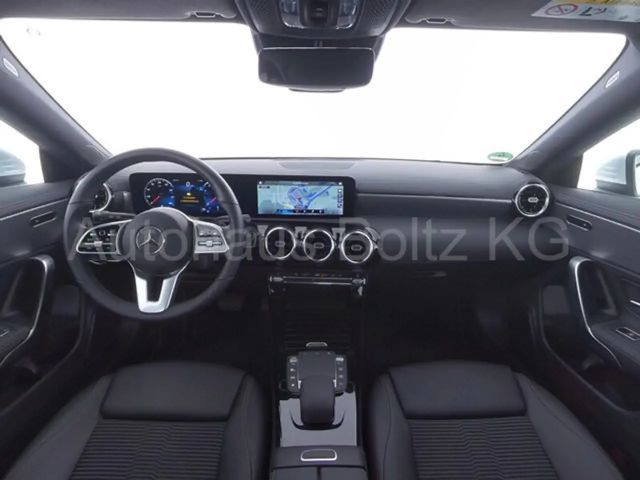 Mercedes-Benz CLA 180 Shooting Brake