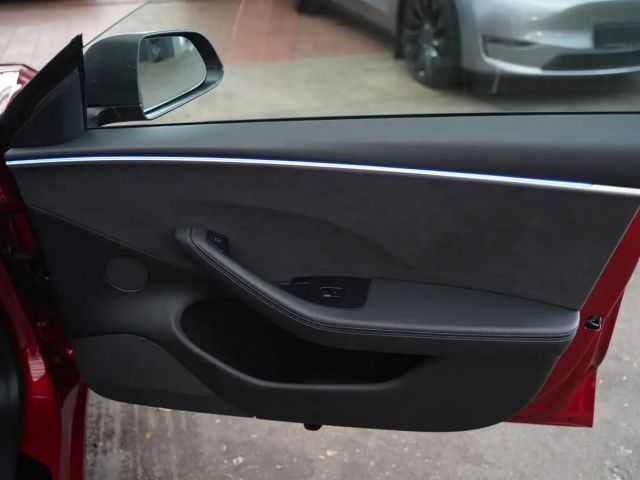 Tesla Model 3 Performance