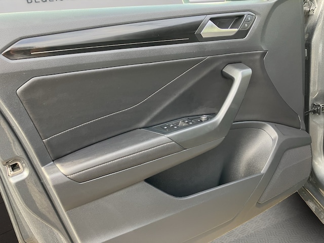 Volkswagen T-Roc 1.5 TSI DSG R-Line