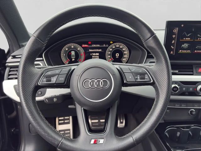 Audi A4 30 TDI S-Line Sedan