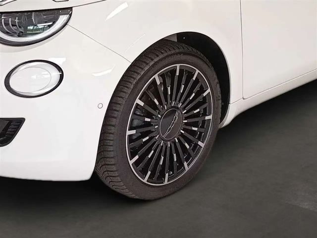 Fiat 500e by Bocelli