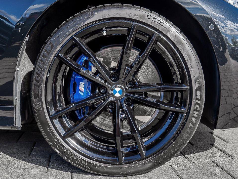 BMW 330 330i Sedan xDrive