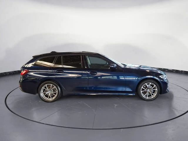BMW 320 320d Luxury Line Touring xDrive