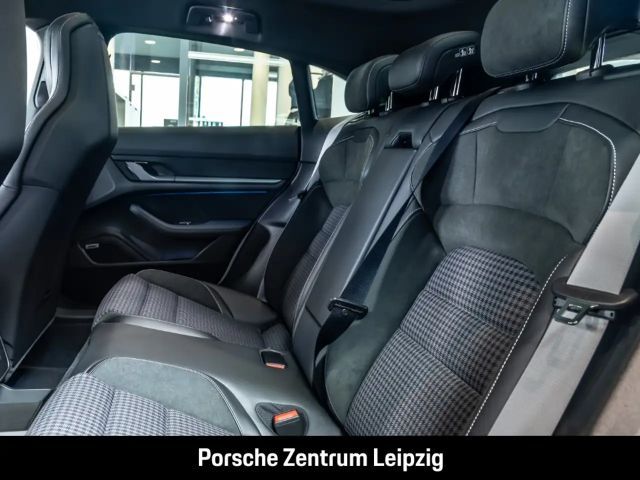 Porsche Taycan 4 Cross Turismo