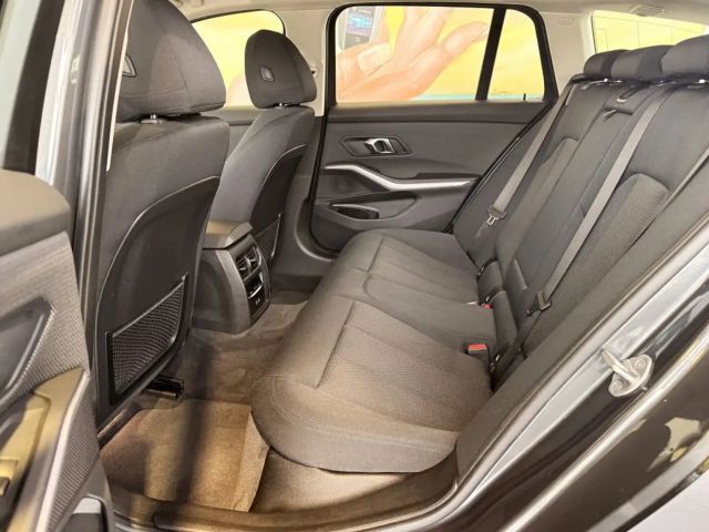 BMW 320 320i Touring