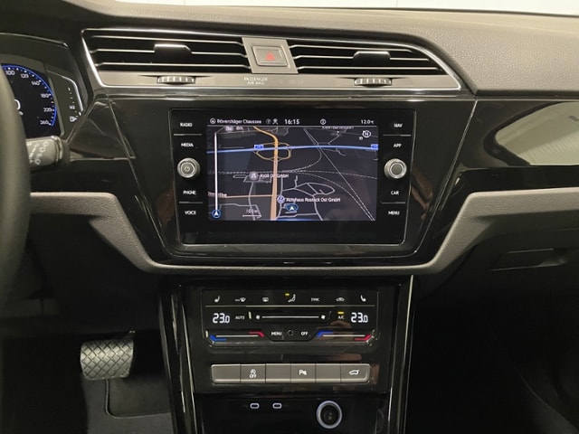 Volkswagen Touran 1.5 TSI DSG IQ.Drive