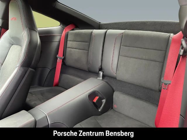 Porsche 992 Carrera Coupé GTS