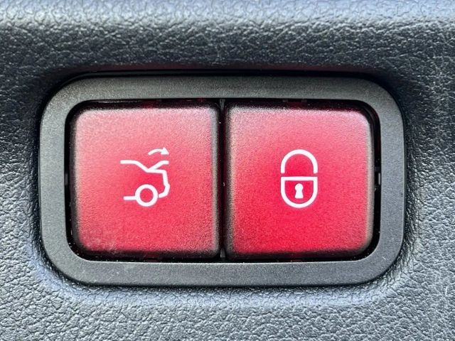 Mercedes-Benz EQE 300 AMG Line Sedan