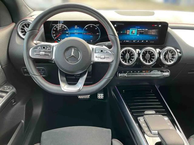 Mercedes-Benz EQA 300 4MATIC AMG Line