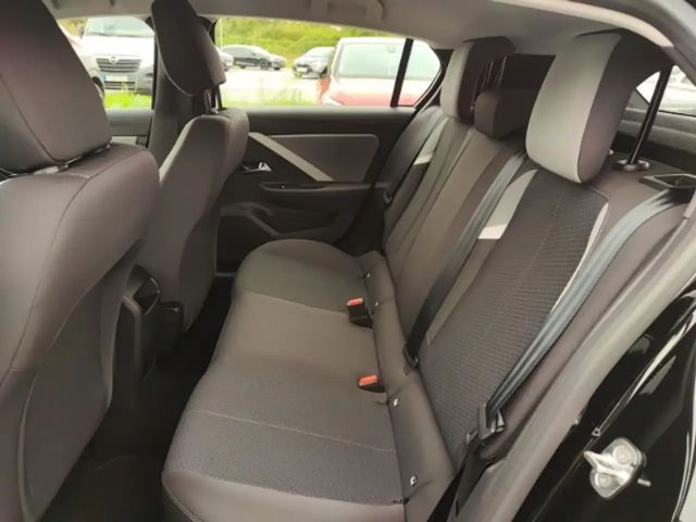 Opel Astra 1.2 Turbo Enjoy Turbo