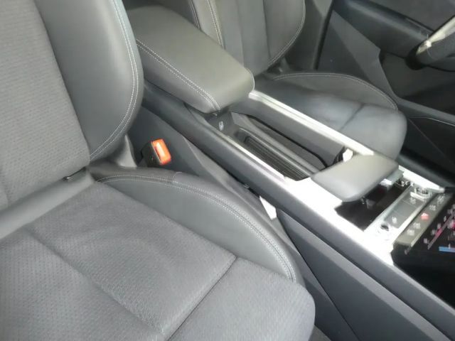 Audi Q8 e-tron 55 Business Quattro