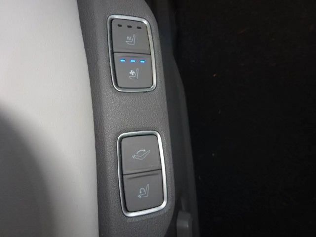 Hyundai Staria Signature